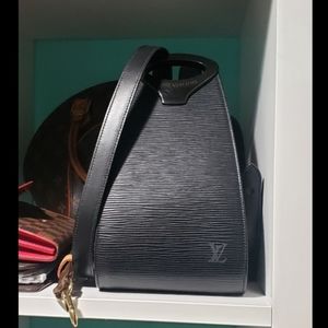 😍AUTHENTIC LOUIS VUITTON EPI MINUIT